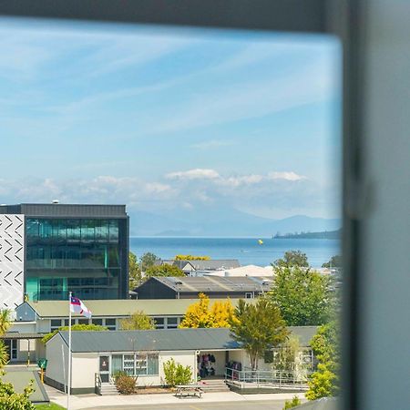 Lakeview Luxury - Taupo Holiday Apartment المظهر الخارجي الصورة