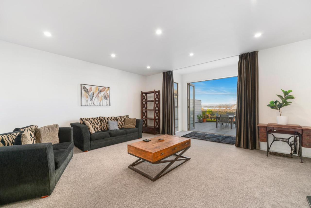 Lakeview Luxury - Taupo Holiday Apartment المظهر الخارجي الصورة