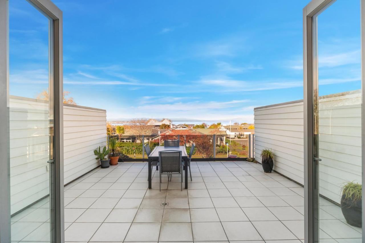 Lakeview Luxury - Taupo Holiday Apartment المظهر الخارجي الصورة