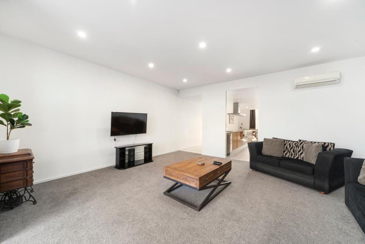 Lakeview Luxury - Taupo Holiday Apartment المظهر الخارجي الصورة
