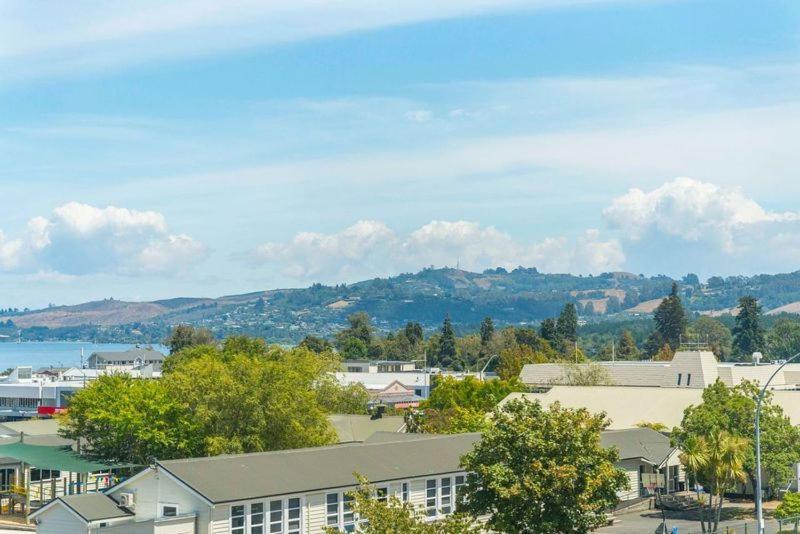 Lakeview Luxury - Taupo Holiday Apartment المظهر الخارجي الصورة